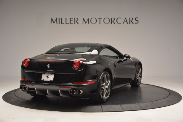 Used 2015 Ferrari California T for sale $155,900 at Rolls-Royce Motor Cars Greenwich in Greenwich CT 06830 19