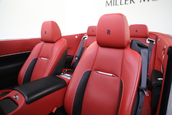 Used 2018 Rolls-Royce Dawn Black Badge for sale $281,900 at Rolls-Royce Motor Cars Greenwich in Greenwich CT 06830 18