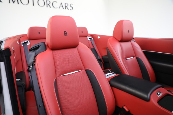 Used 2018 Rolls-Royce Dawn Black Badge for sale $281,900 at Rolls-Royce Motor Cars Greenwich in Greenwich CT 06830 19