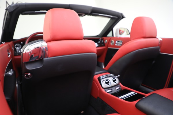 Used 2018 Rolls-Royce Dawn Black Badge for sale $281,900 at Rolls-Royce Motor Cars Greenwich in Greenwich CT 06830 21