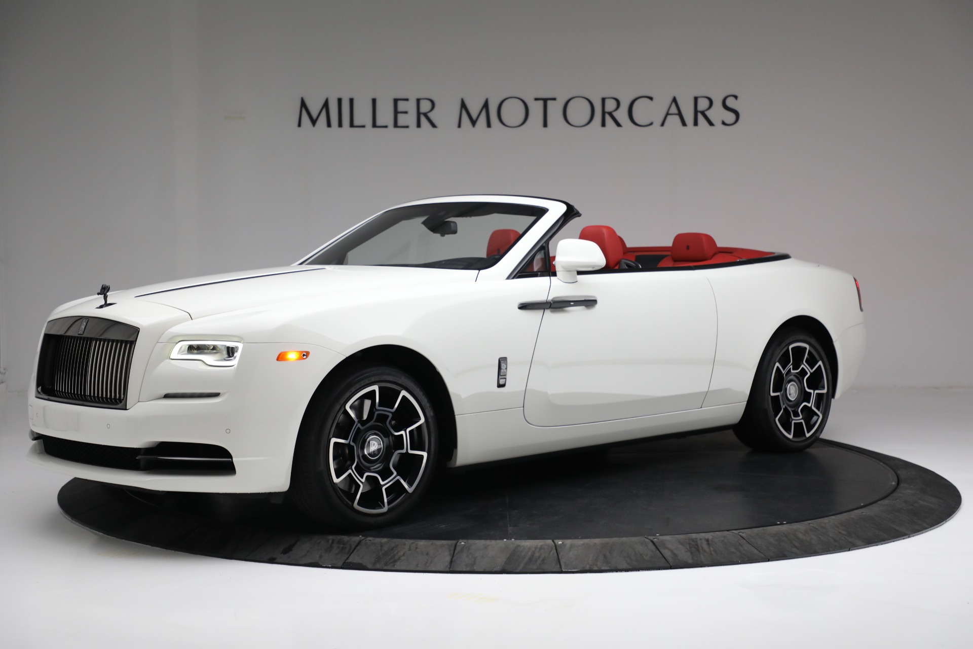 Used 2018 Rolls-Royce Dawn Black Badge for sale $281,900 at Rolls-Royce Motor Cars Greenwich in Greenwich CT 06830 1