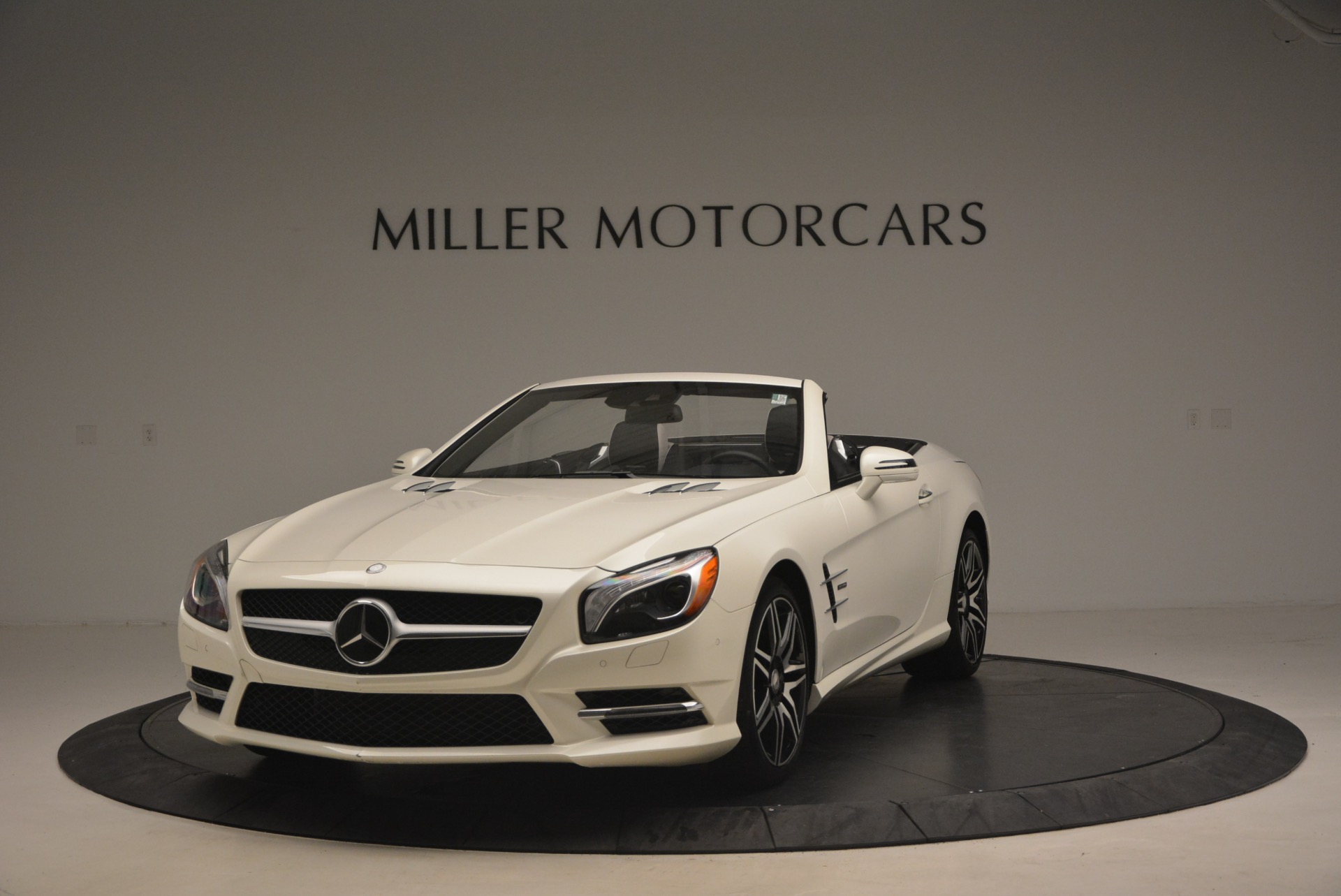 Used 2015 Mercedes-Benz SL-Class SL 550 for sale Sold at Rolls-Royce Motor Cars Greenwich in Greenwich CT 06830 1