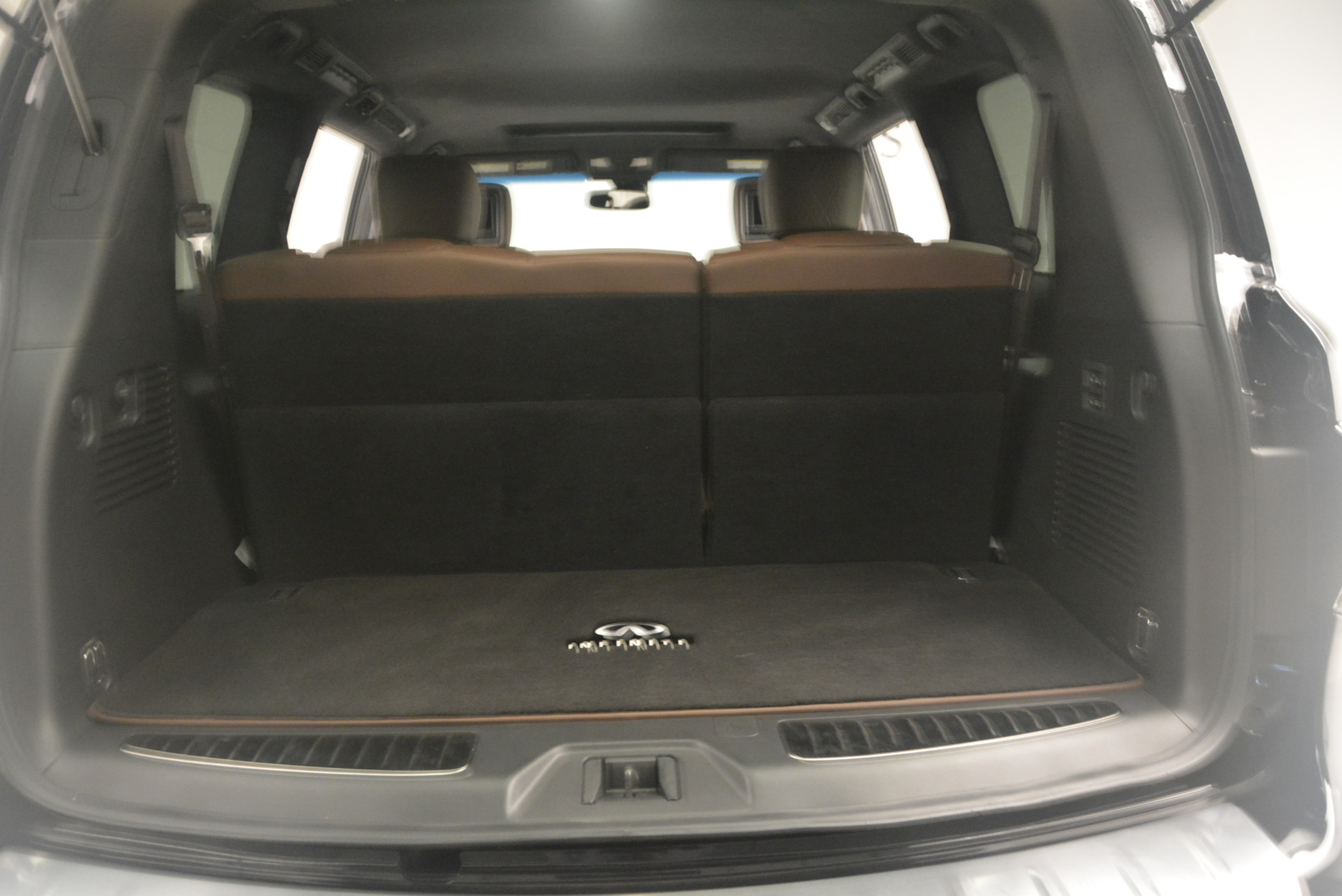 Used 2015 INFINITI QX80 Limited 4WD for sale Sold at Rolls-Royce Motor Cars Greenwich in Greenwich CT 06830 23