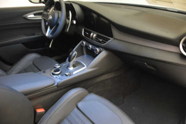 New 2017 Alfa Romeo Giulia Ti Sport Q4 for sale Sold at Rolls-Royce Motor Cars Greenwich in Greenwich CT 06830 21