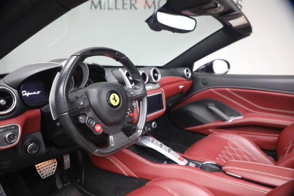 Used 2016 Ferrari California T for sale $119,900 at Rolls-Royce Motor Cars Greenwich in Greenwich CT 06830 13