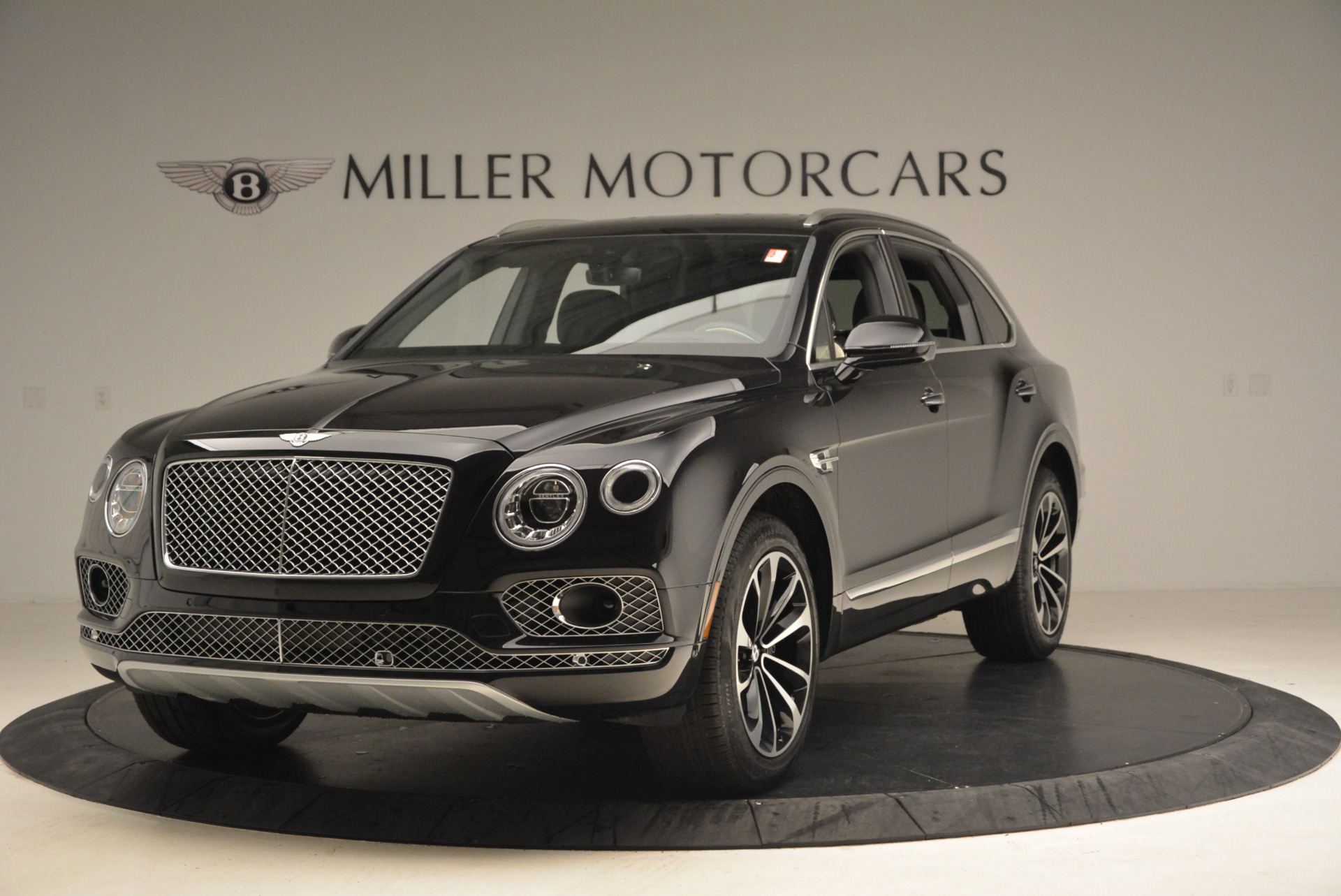New 2018 Bentley Bentayga Signature for sale Sold at Rolls-Royce Motor Cars Greenwich in Greenwich CT 06830 1