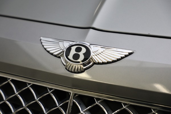 Used 2018 Bentley Bentayga W12 Signature Edition for sale Sold at Rolls-Royce Motor Cars Greenwich in Greenwich CT 06830 14