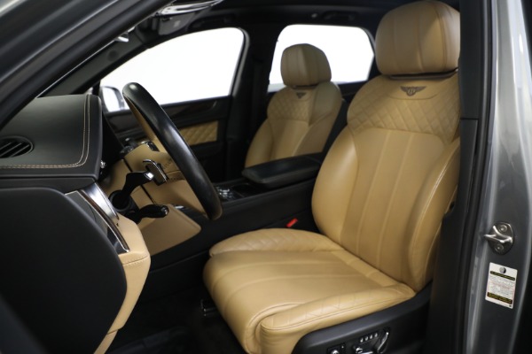 Used 2018 Bentley Bentayga W12 Signature Edition for sale Sold at Rolls-Royce Motor Cars Greenwich in Greenwich CT 06830 19