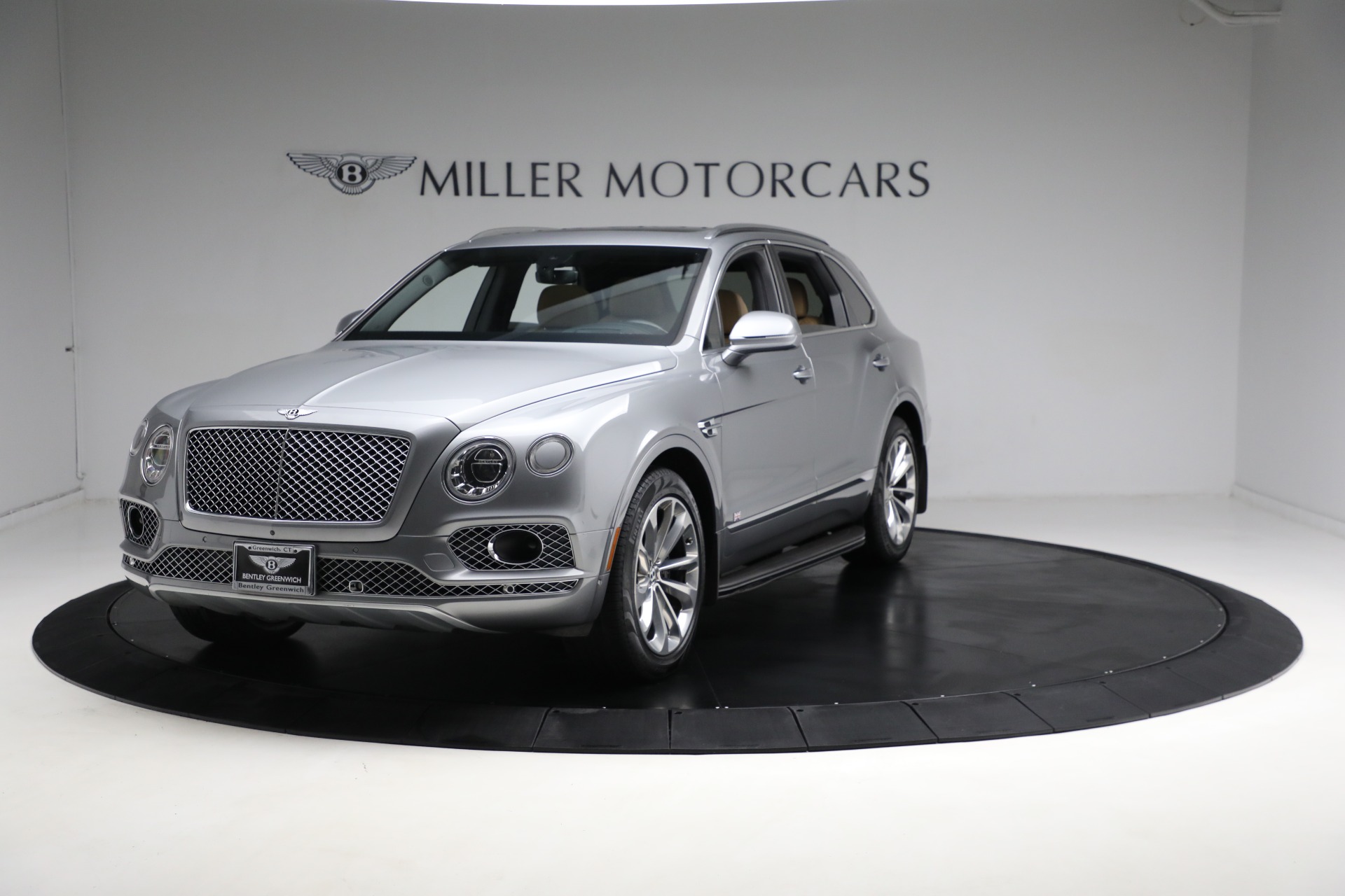 Used 2018 Bentley Bentayga W12 Signature Edition for sale Sold at Rolls-Royce Motor Cars Greenwich in Greenwich CT 06830 1