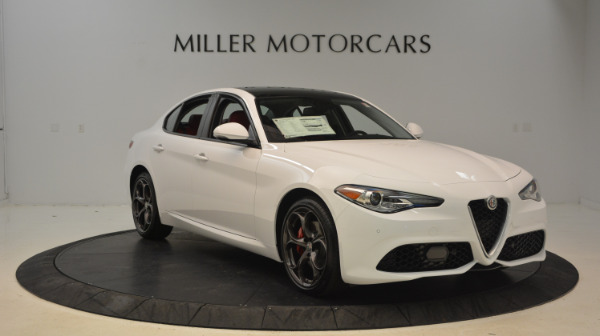 New 2017 Alfa Romeo Giulia Ti Sport Q4 for sale Sold at Rolls-Royce Motor Cars Greenwich in Greenwich CT 06830 11