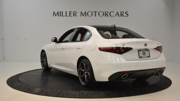 New 2017 Alfa Romeo Giulia Ti Sport Q4 for sale Sold at Rolls-Royce Motor Cars Greenwich in Greenwich CT 06830 5