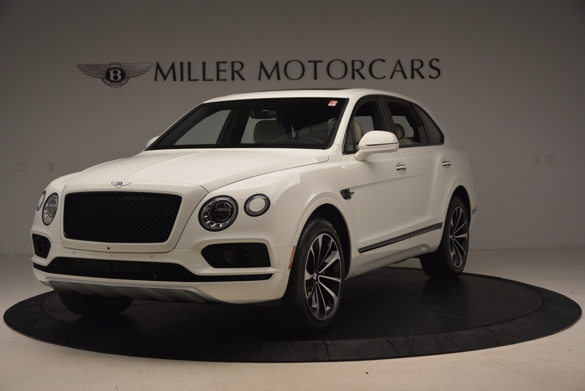 Used 2018 Bentley Bentayga Onyx for sale Sold at Rolls-Royce Motor Cars Greenwich in Greenwich CT 06830 1