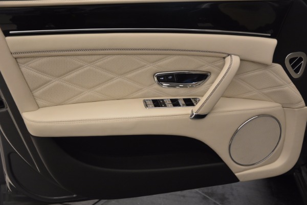 Used 2015 Bentley Flying Spur W12 for sale Sold at Rolls-Royce Motor Cars Greenwich in Greenwich CT 06830 21
