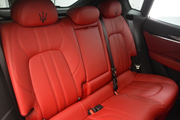 New 2018 Maserati Levante Q4 for sale Sold at Rolls-Royce Motor Cars Greenwich in Greenwich CT 06830 23