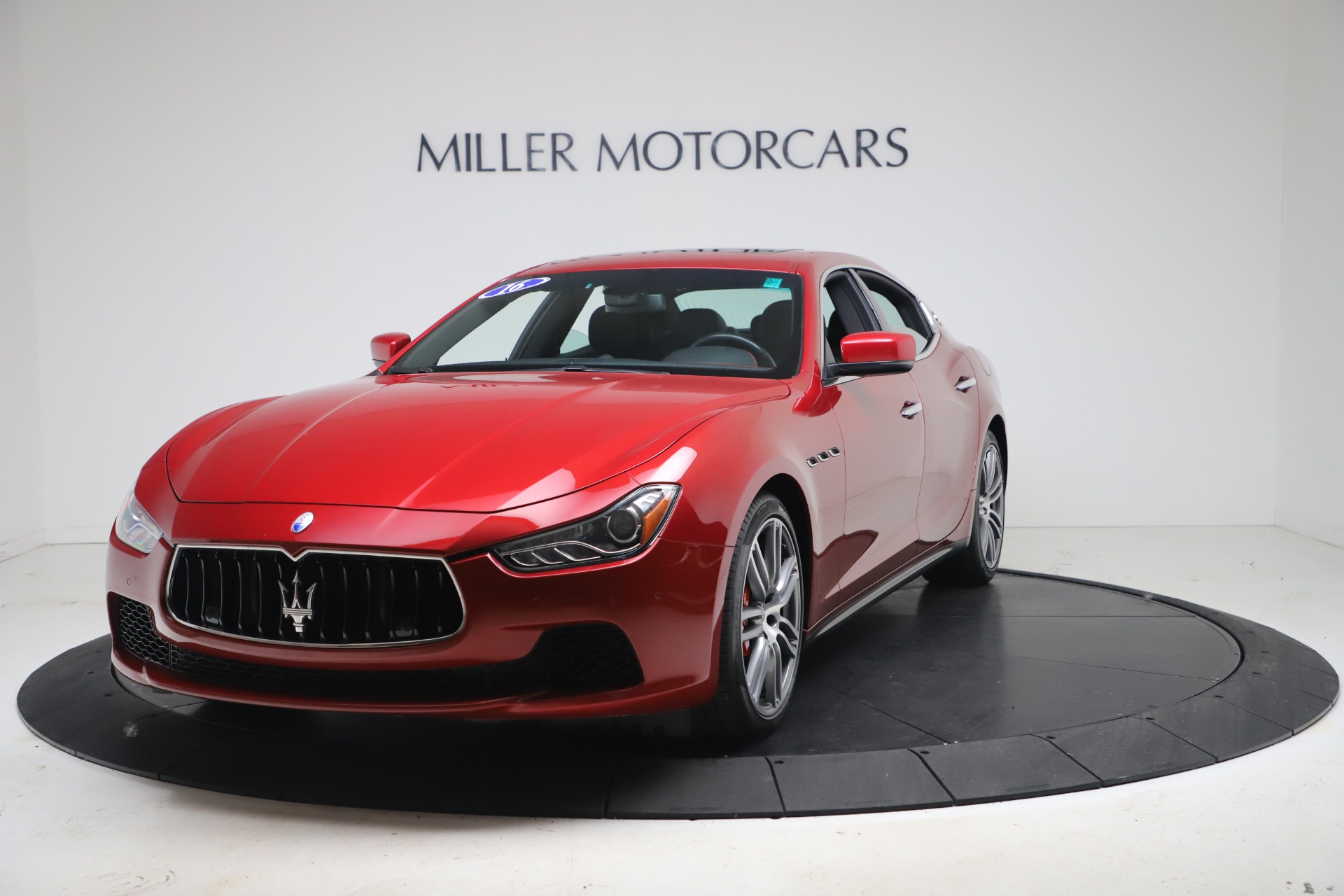 Used 2016 Maserati Ghibli S Q4 for sale $44,900 at Rolls-Royce Motor Cars Greenwich in Greenwich CT 06830 1