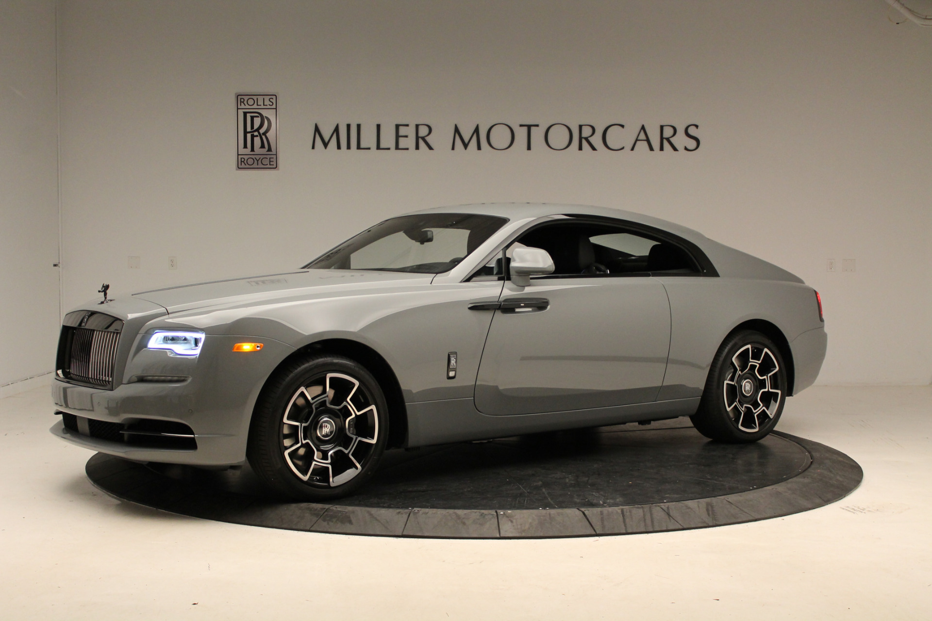 Bên trong RollsRoyce Wraith Black Badge thứ 2 tại Việt Nam có gì