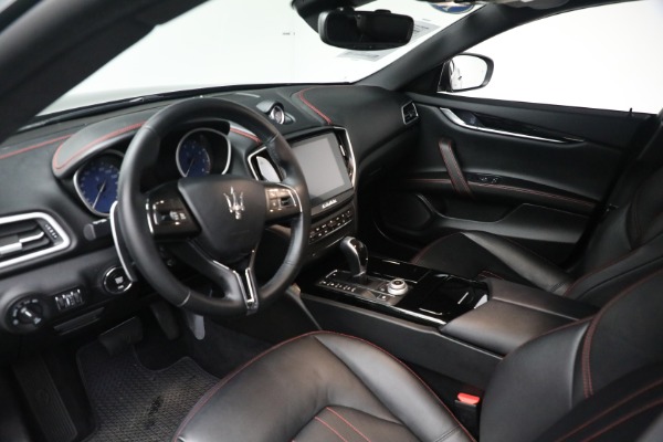 Used 2018 Maserati Ghibli S Q4 for sale $34,900 at Rolls-Royce Motor Cars Greenwich in Greenwich CT 06830 13