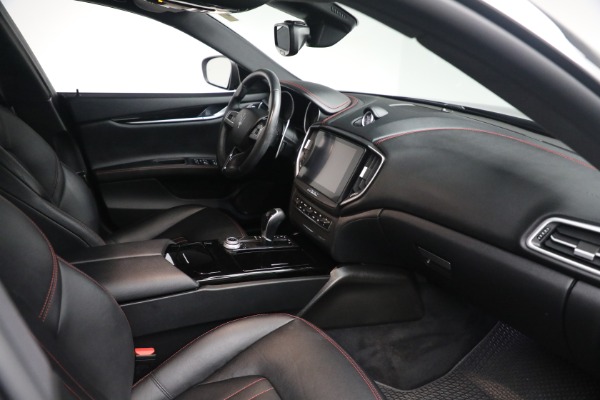 Used 2018 Maserati Ghibli S Q4 for sale $34,900 at Rolls-Royce Motor Cars Greenwich in Greenwich CT 06830 16