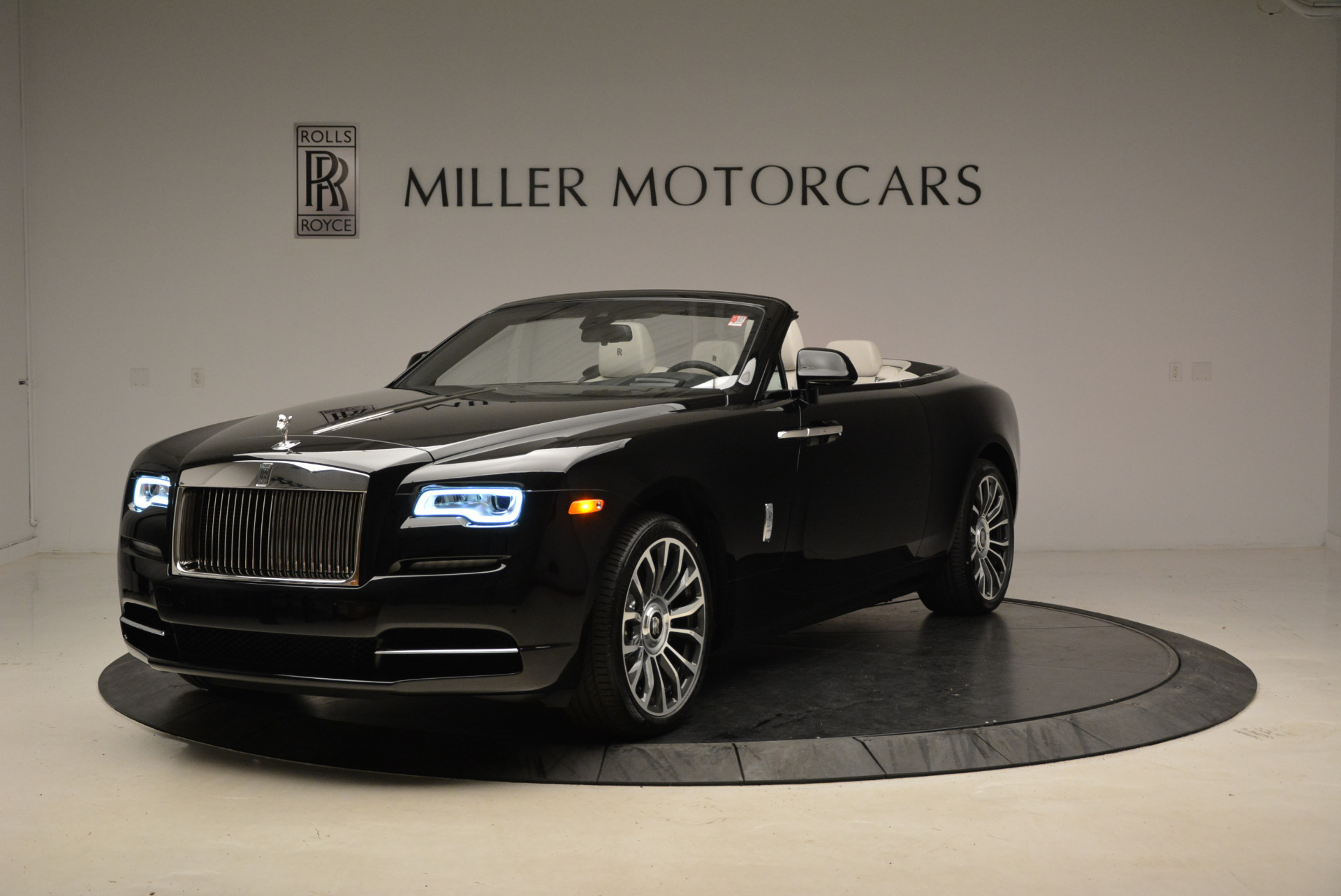 New 2018 Rolls-Royce Dawn for sale Sold at Rolls-Royce Motor Cars Greenwich in Greenwich CT 06830 1