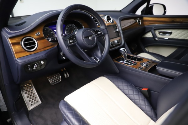 Used 2018 Bentley Bentayga Signature for sale $154,900 at Rolls-Royce Motor Cars Greenwich in Greenwich CT 06830 18