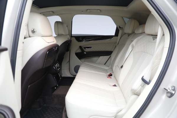 Used 2018 Bentley Bentayga Signature Edition for sale Sold at Rolls-Royce Motor Cars Greenwich in Greenwich CT 06830 18