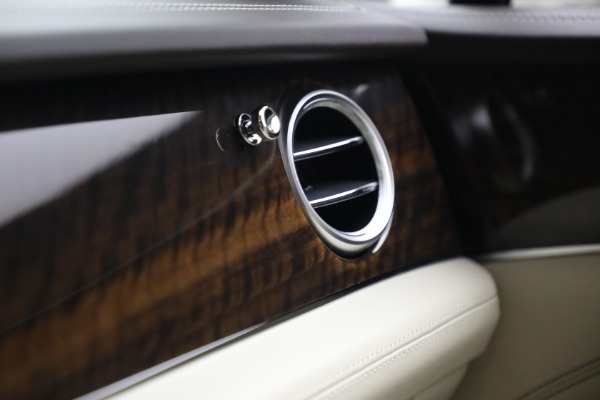 Used 2018 Bentley Bentayga Signature Edition for sale Sold at Rolls-Royce Motor Cars Greenwich in Greenwich CT 06830 26