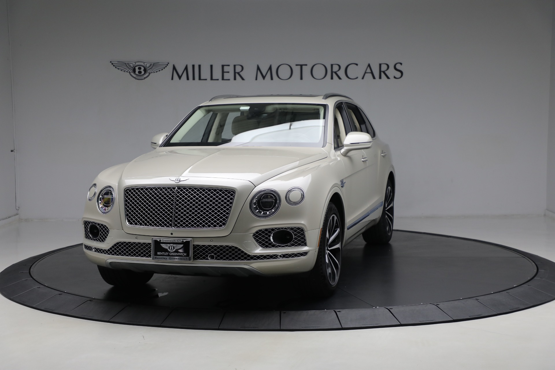 Used 2018 Bentley Bentayga Signature Edition for sale Sold at Rolls-Royce Motor Cars Greenwich in Greenwich CT 06830 1