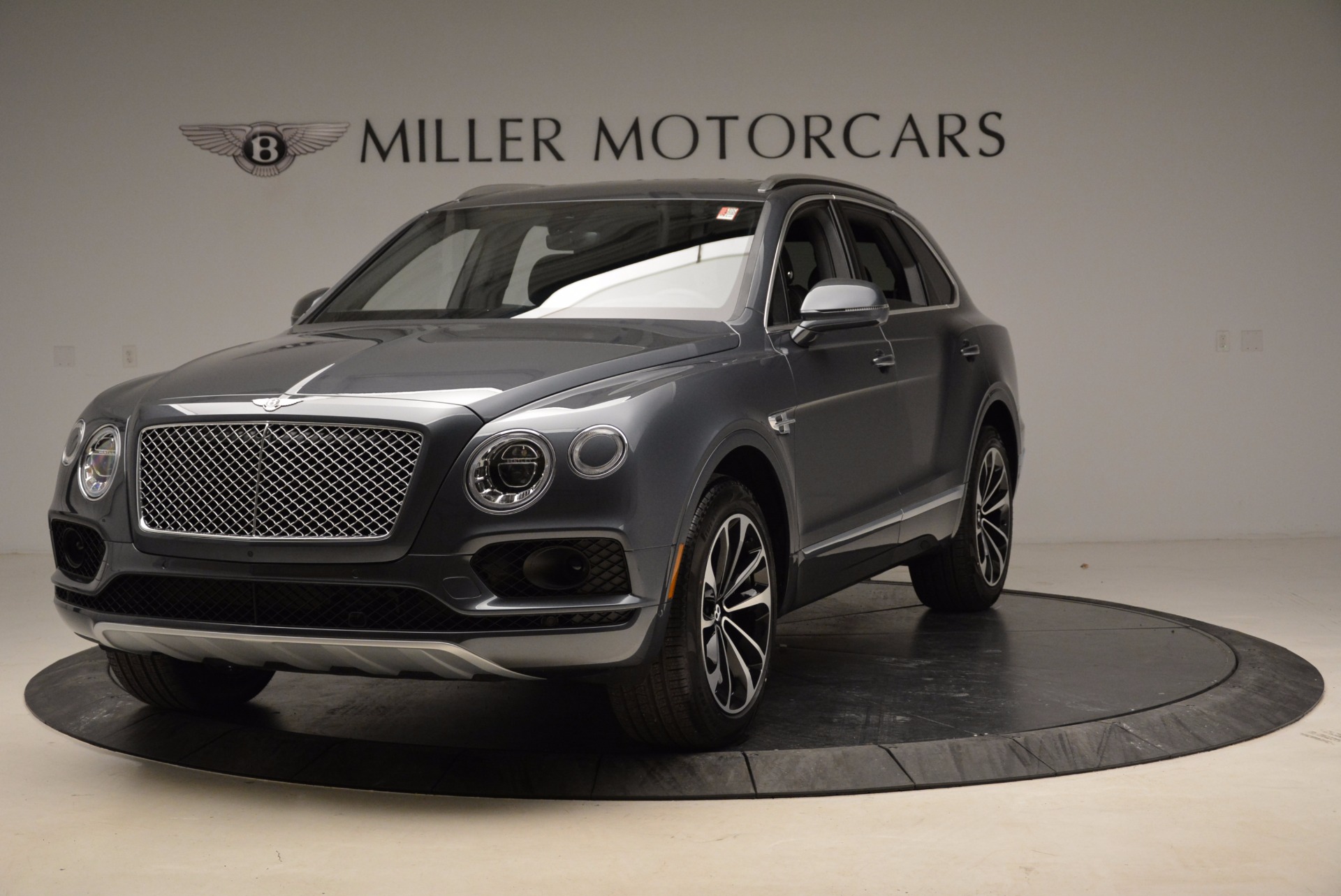 Used 2018 Bentley Bentayga W12 Signature for sale Sold at Rolls-Royce Motor Cars Greenwich in Greenwich CT 06830 1