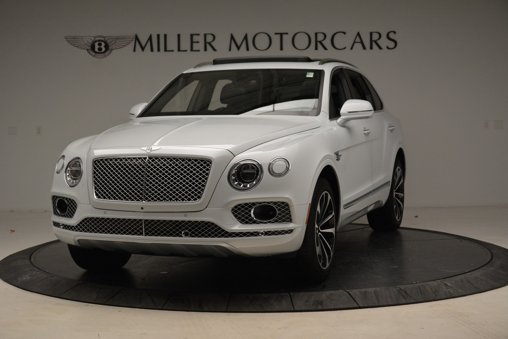 Used 2017 Bentley Bentayga W12 for sale Sold at Rolls-Royce Motor Cars Greenwich in Greenwich CT 06830 1