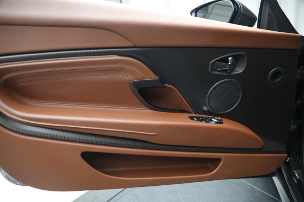 Used 2018 Aston Martin DB11 V12 for sale $127,900 at Rolls-Royce Motor Cars Greenwich in Greenwich CT 06830 20