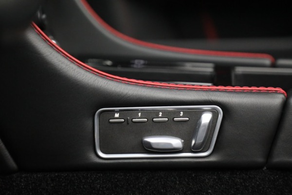 Used 2015 Aston Martin DB9 Volante for sale $94,900 at Rolls-Royce Motor Cars Greenwich in Greenwich CT 06830 27