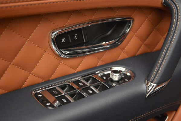 Used 2018 Bentley Bentayga Signature for sale Sold at Rolls-Royce Motor Cars Greenwich in Greenwich CT 06830 19