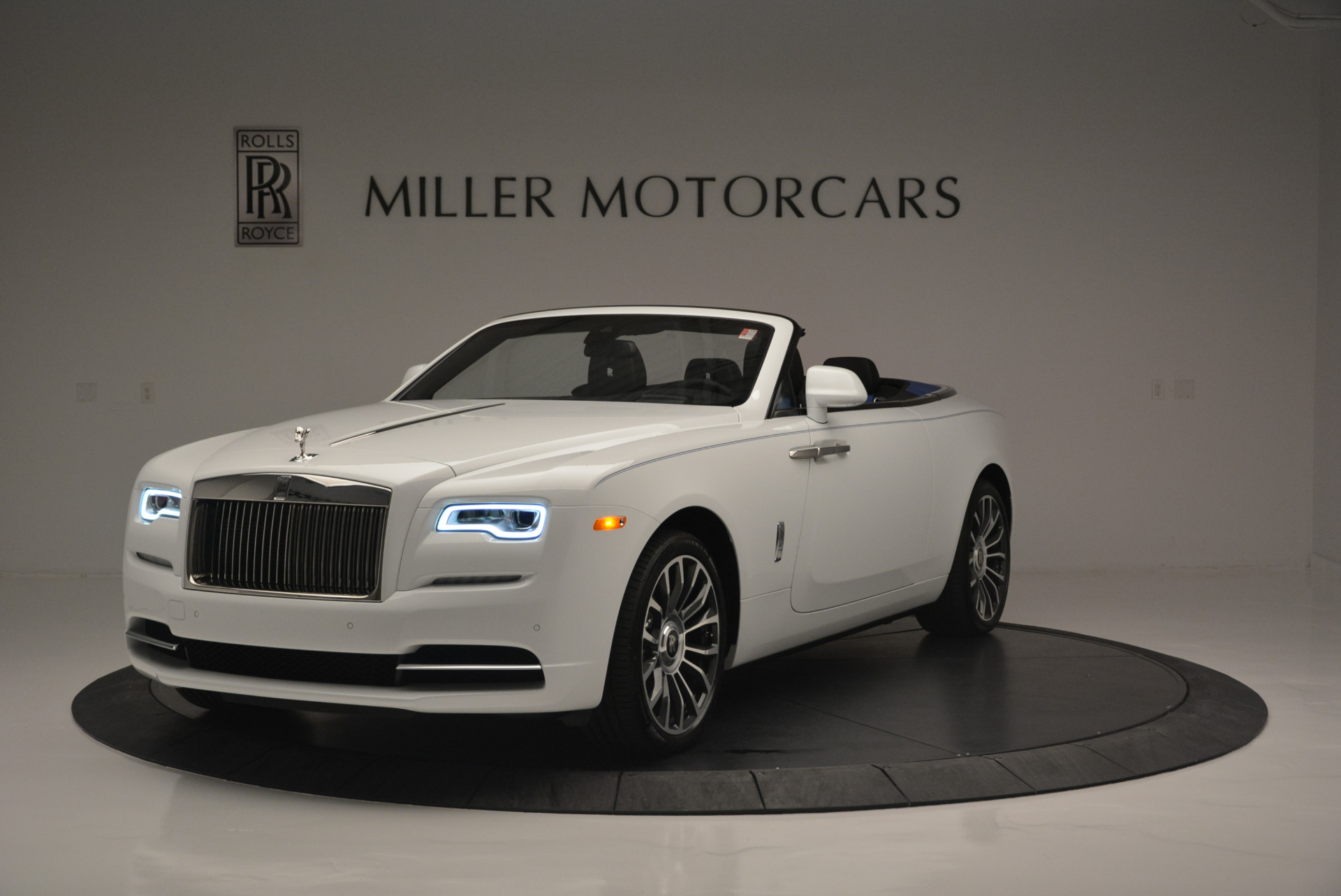 Used 2018 Rolls-Royce Dawn for sale Sold at Rolls-Royce Motor Cars Greenwich in Greenwich CT 06830 1