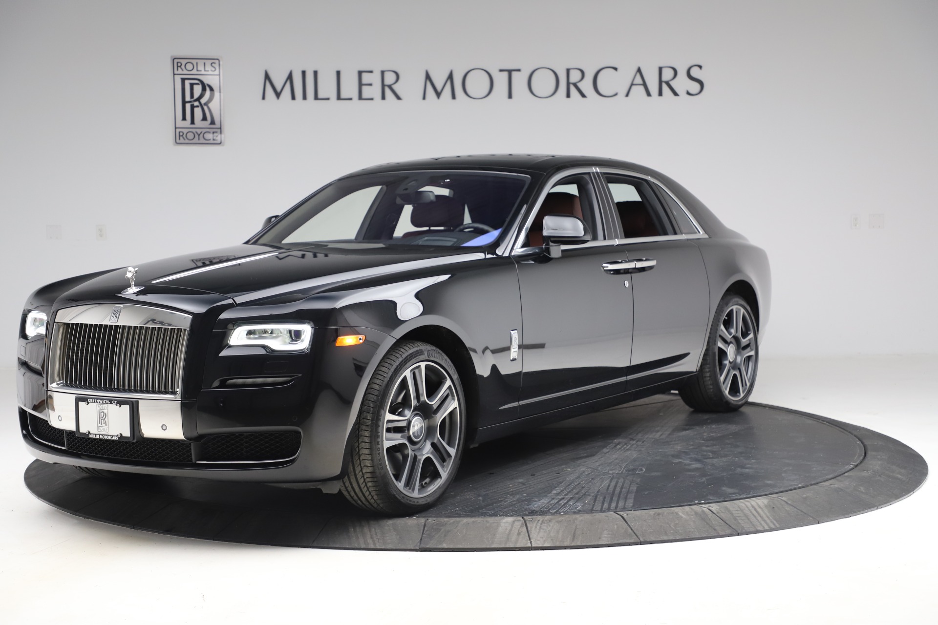 Used 2016 Rolls-Royce Ghost for sale $179,900 at Rolls-Royce Motor Cars Greenwich in Greenwich CT 06830 1