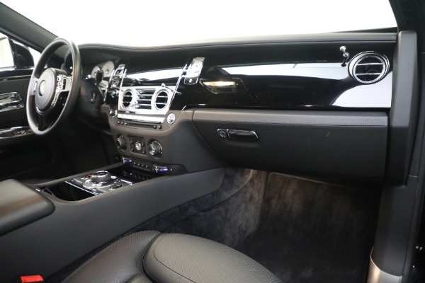 Used 2016 Rolls-Royce Ghost Series II for sale $169,900 at Rolls-Royce Motor Cars Greenwich in Greenwich CT 06830 24
