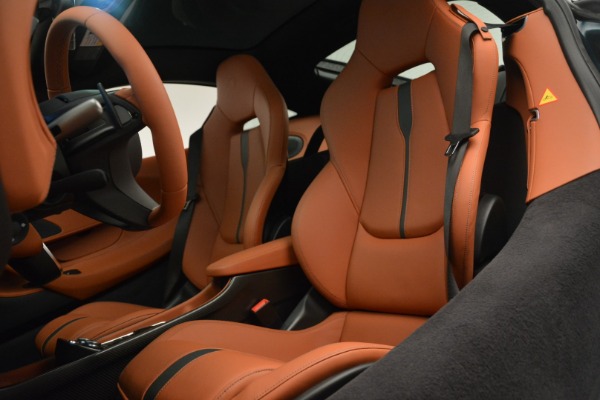 New 2018 McLaren 570GT Coupe for sale Sold at Rolls-Royce Motor Cars Greenwich in Greenwich CT 06830 18