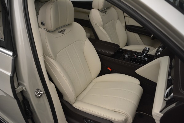 Used 2019 Bentley Bentayga V8 for sale $169,900 at Rolls-Royce Motor Cars Greenwich in Greenwich CT 06830 27