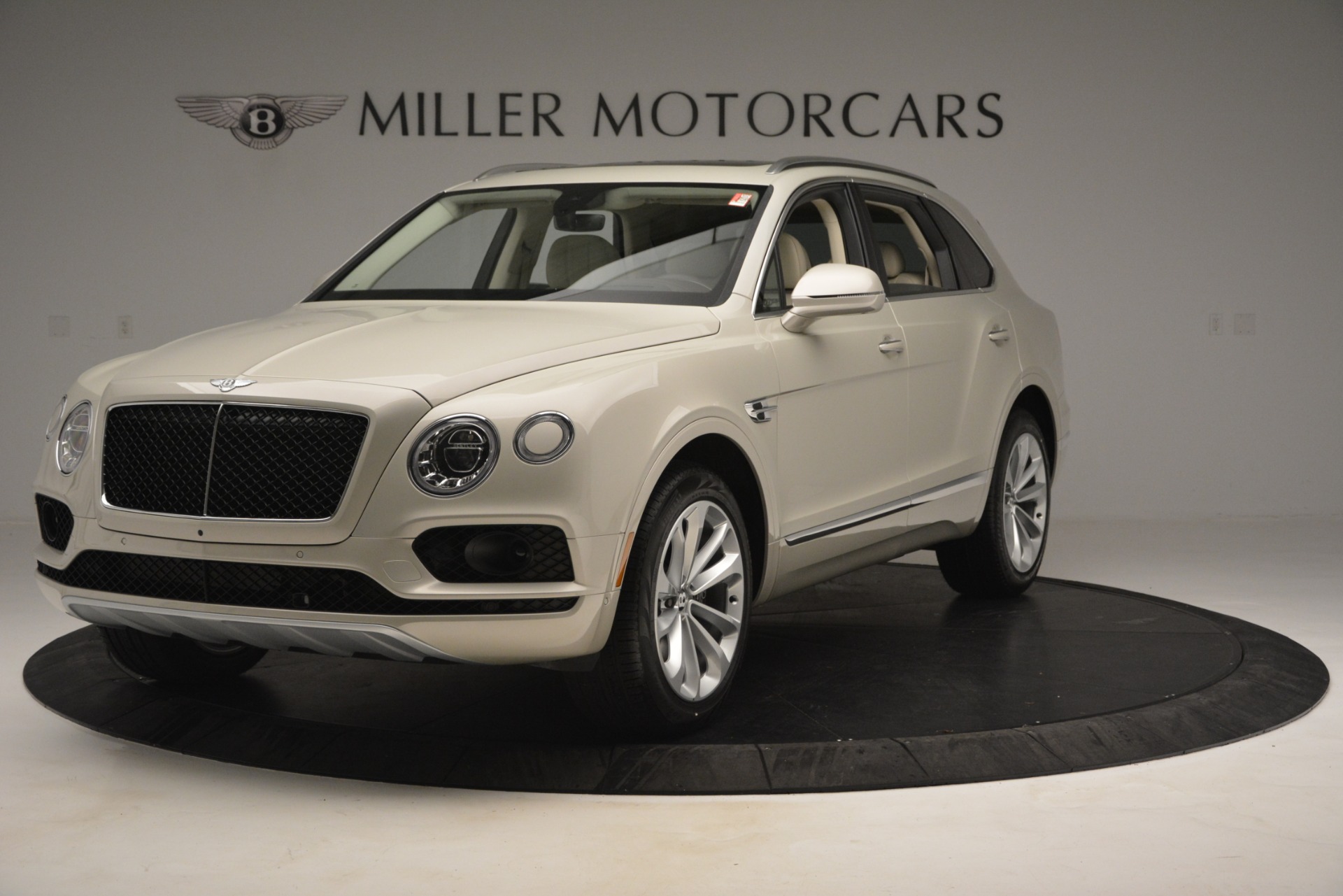 Used 2019 Bentley Bentayga V8 for sale $169,900 at Rolls-Royce Motor Cars Greenwich in Greenwich CT 06830 1
