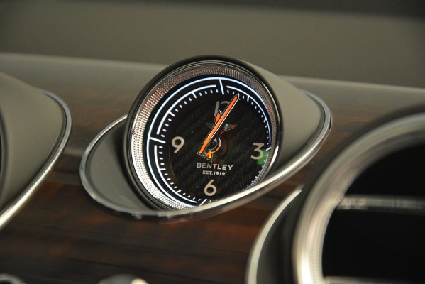 Used 2019 Bentley Bentayga V8 for sale Sold at Rolls-Royce Motor Cars Greenwich in Greenwich CT 06830 22