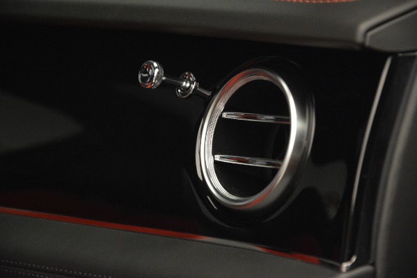 Used 2019 Bentley Bentayga V8 for sale $118,900 at Rolls-Royce Motor Cars Greenwich in Greenwich CT 06830 22