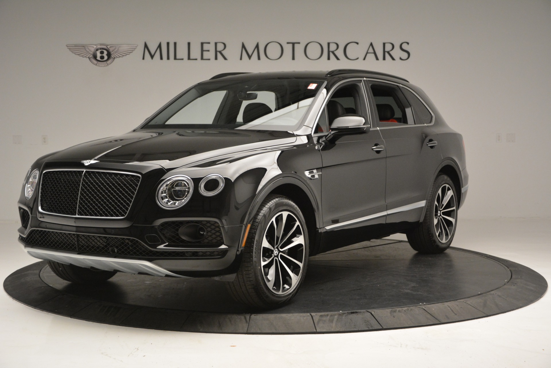 Used 2019 Bentley Bentayga V8 for sale $135,900 at Rolls-Royce Motor Cars Greenwich in Greenwich CT 06830 1