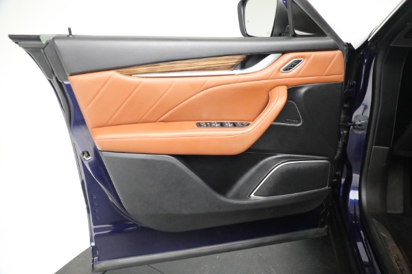New 2019 Maserati Levante Q4 GranLusso for sale Sold at Rolls-Royce Motor Cars Greenwich in Greenwich CT 06830 17
