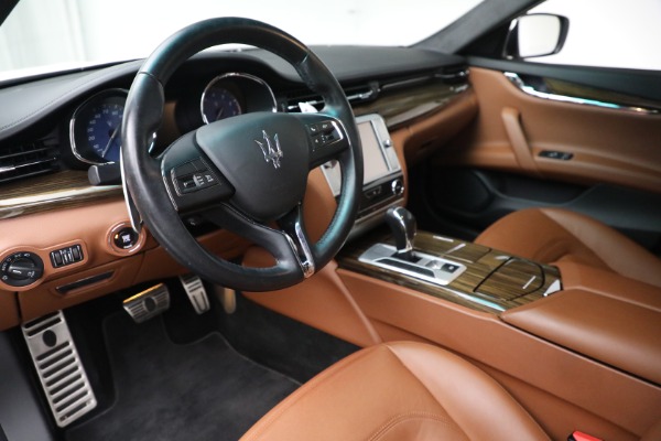 Used 2015 Maserati Quattroporte S Q4 for sale Sold at Rolls-Royce Motor Cars Greenwich in Greenwich CT 06830 11