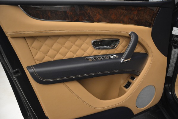 Used 2017 Bentley Bentayga W12 for sale Sold at Rolls-Royce Motor Cars Greenwich in Greenwich CT 06830 16
