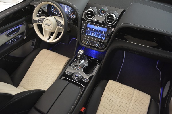 New 2019 Bentley Bentayga V8 for sale Sold at Rolls-Royce Motor Cars Greenwich in Greenwich CT 06830 27