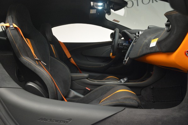 New 2019 McLaren 570S Coupe for sale Sold at Rolls-Royce Motor Cars Greenwich in Greenwich CT 06830 20