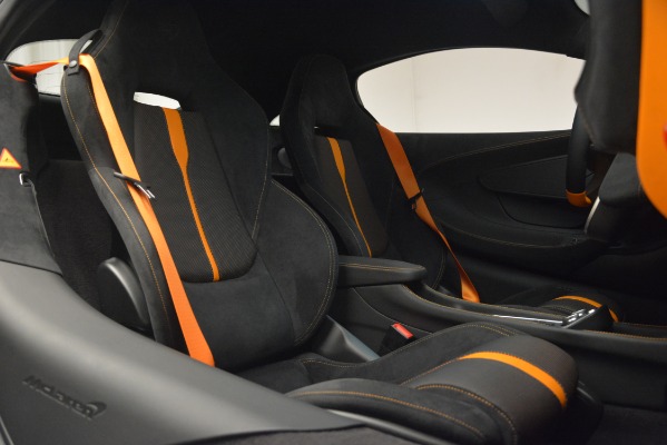 New 2019 McLaren 570S Coupe for sale Sold at Rolls-Royce Motor Cars Greenwich in Greenwich CT 06830 21