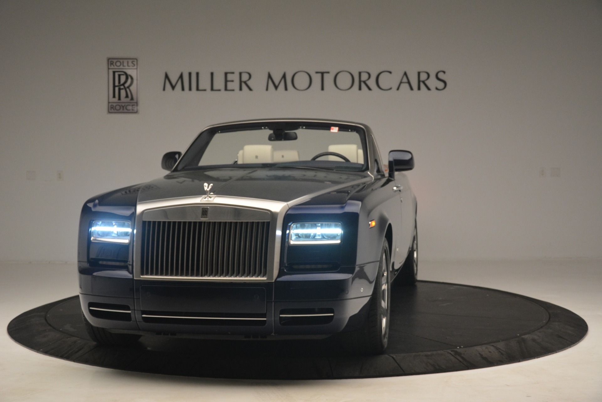 Used 2013 Rolls-Royce Phantom Drophead Coupe for sale Sold at Rolls-Royce Motor Cars Greenwich in Greenwich CT 06830 1