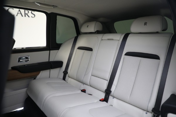 Used 2019 Rolls-Royce Cullinan for sale $329,900 at Rolls-Royce Motor Cars Greenwich in Greenwich CT 06830 17