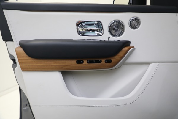 Used 2019 Rolls-Royce Cullinan for sale $329,900 at Rolls-Royce Motor Cars Greenwich in Greenwich CT 06830 18